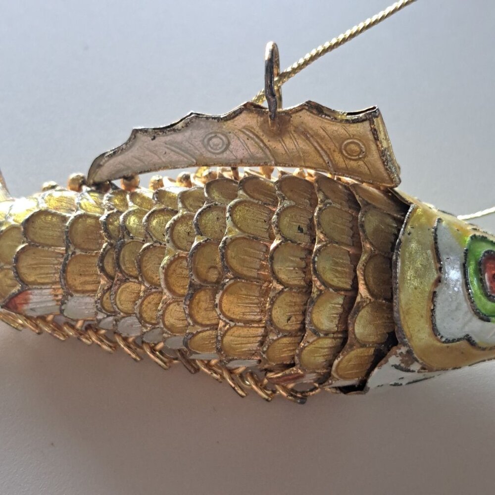 Vintage Gold & White Articulated Fish Ornament Hanging Décor With Enamel Finish - Picture 3 of 9
